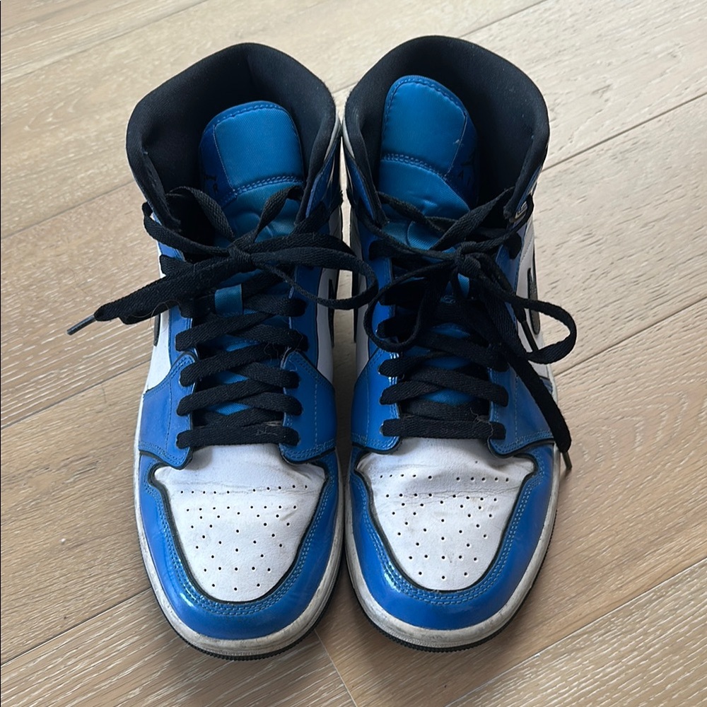Air Jordan 1 SE Mid Signal Blue
